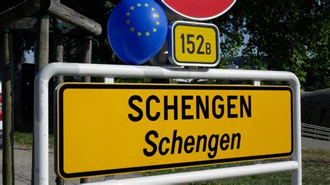 Fransadan Türkiye dahil 99 ülkeye Schengen vizesi uyarısı geldi